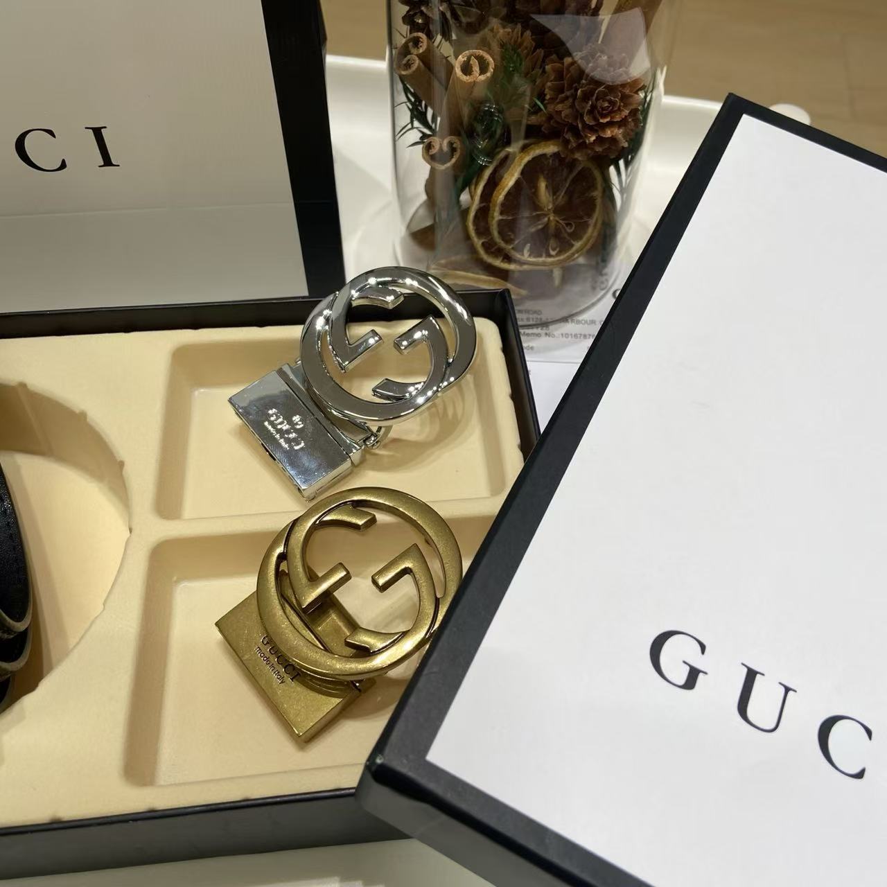 Gucci Men's Double-Headed & Double-Buckle Reversible Genuine Leather Belt Gift Set