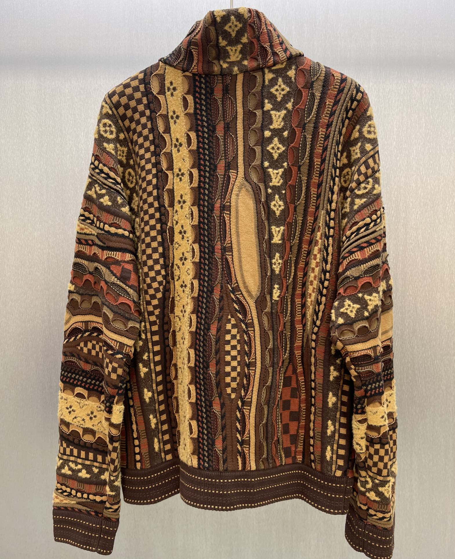 Half-zipper pullover