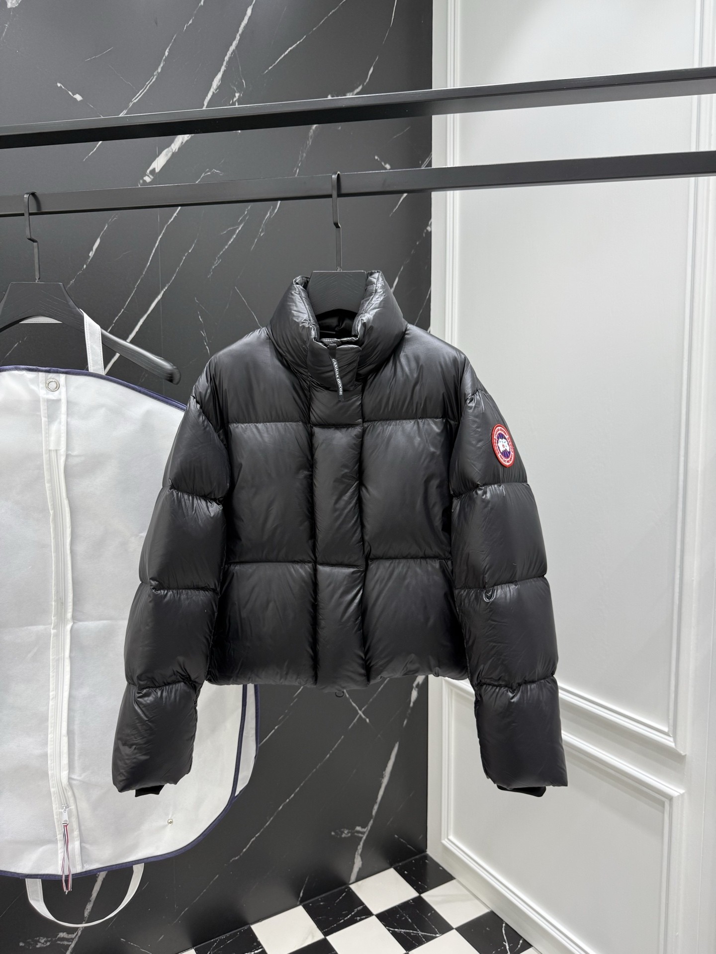 Short Parker stand-up collar down jacket