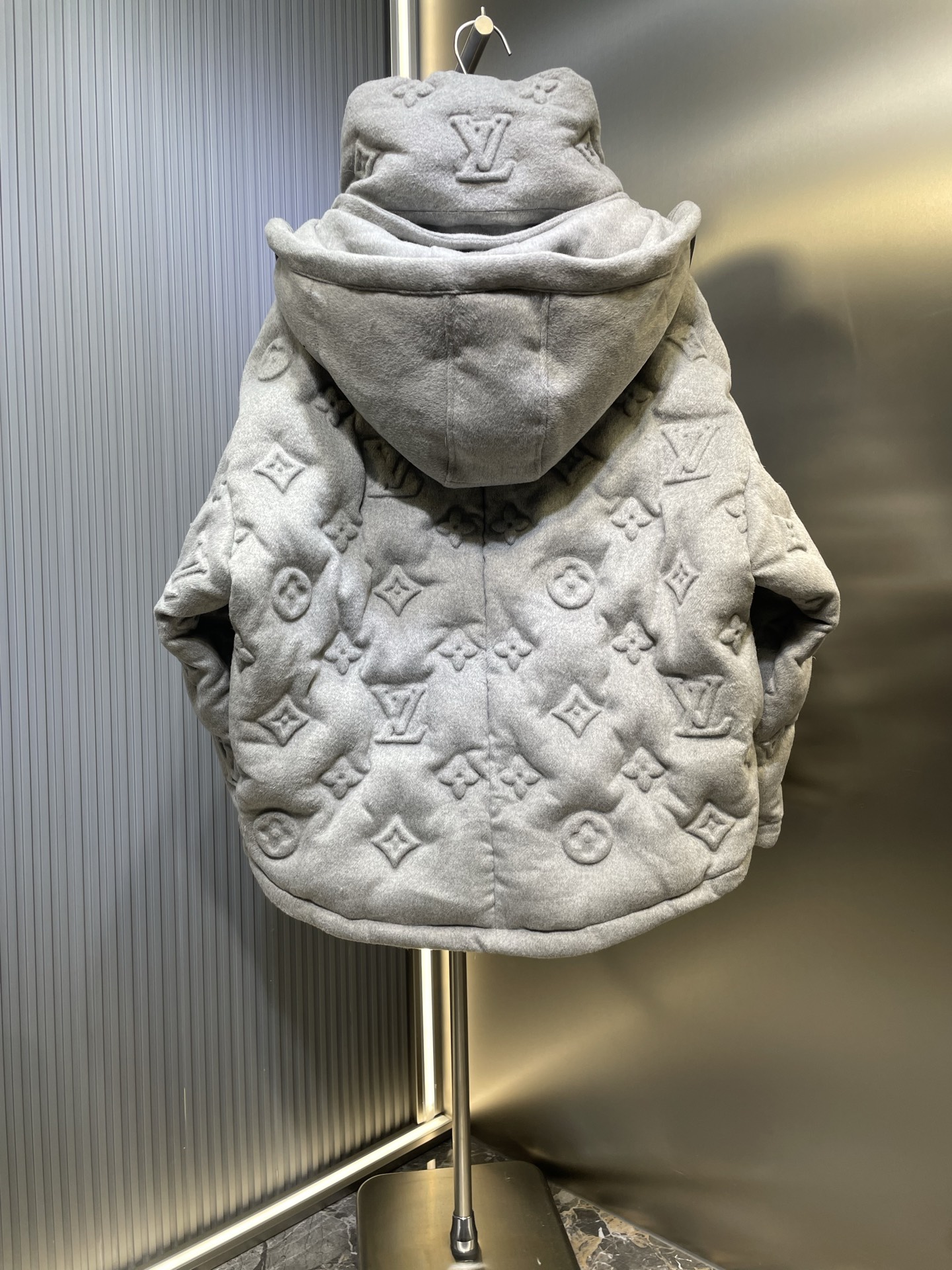 1:1 Top quality Monochrome embossed down jacket