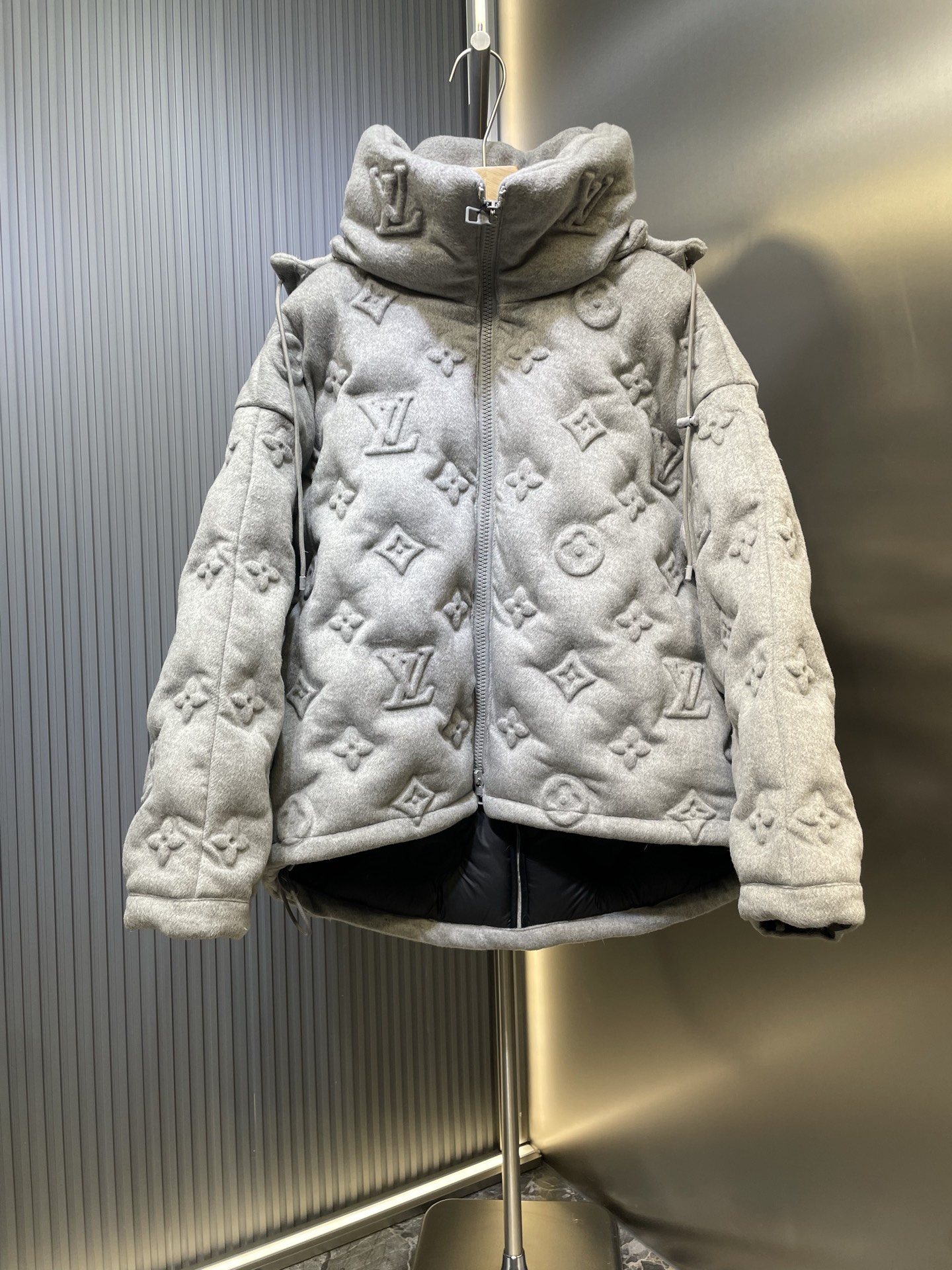 1:1 Top quality Monochrome embossed down jacket
