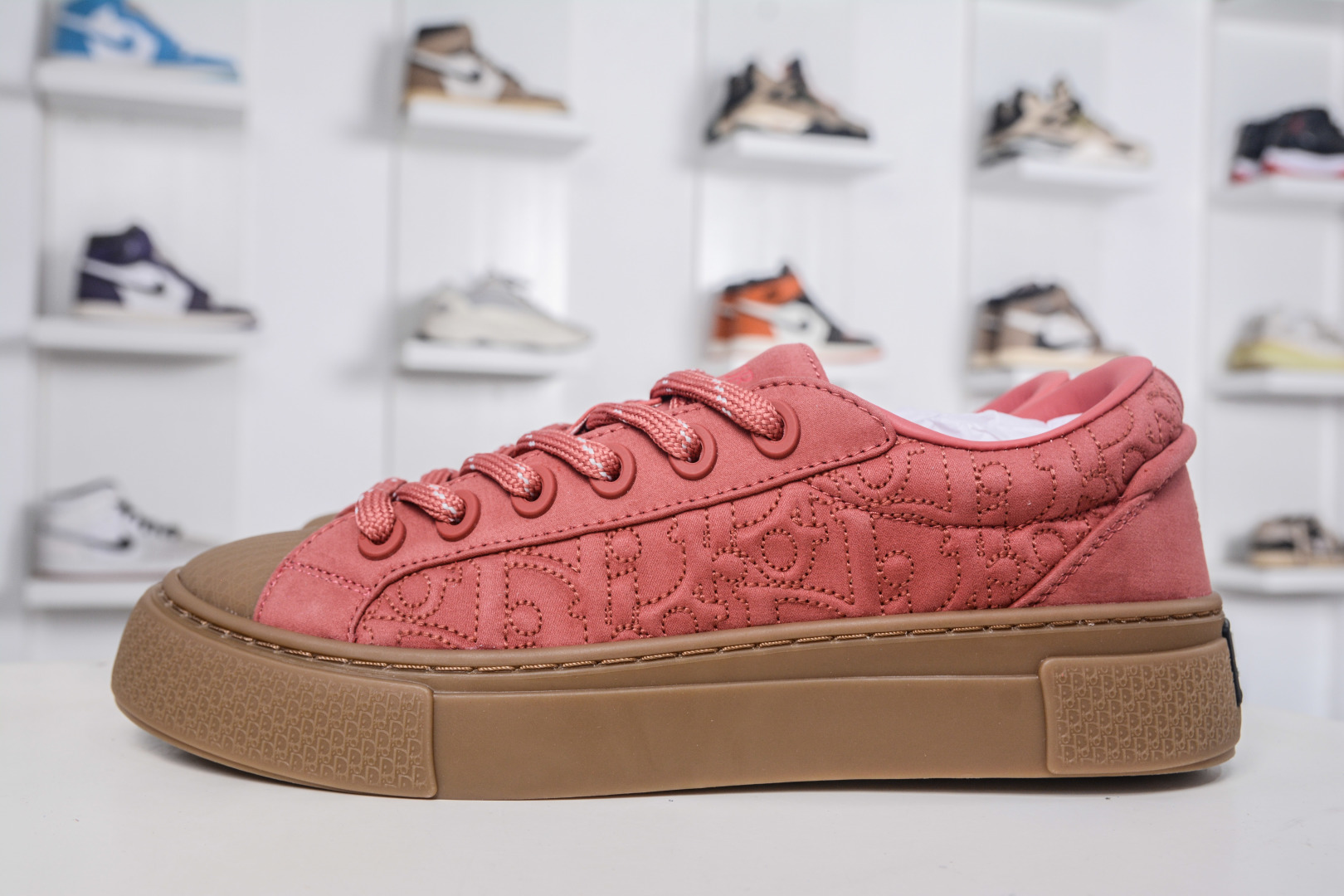 Embossed lace-up fashionable sports sneakers