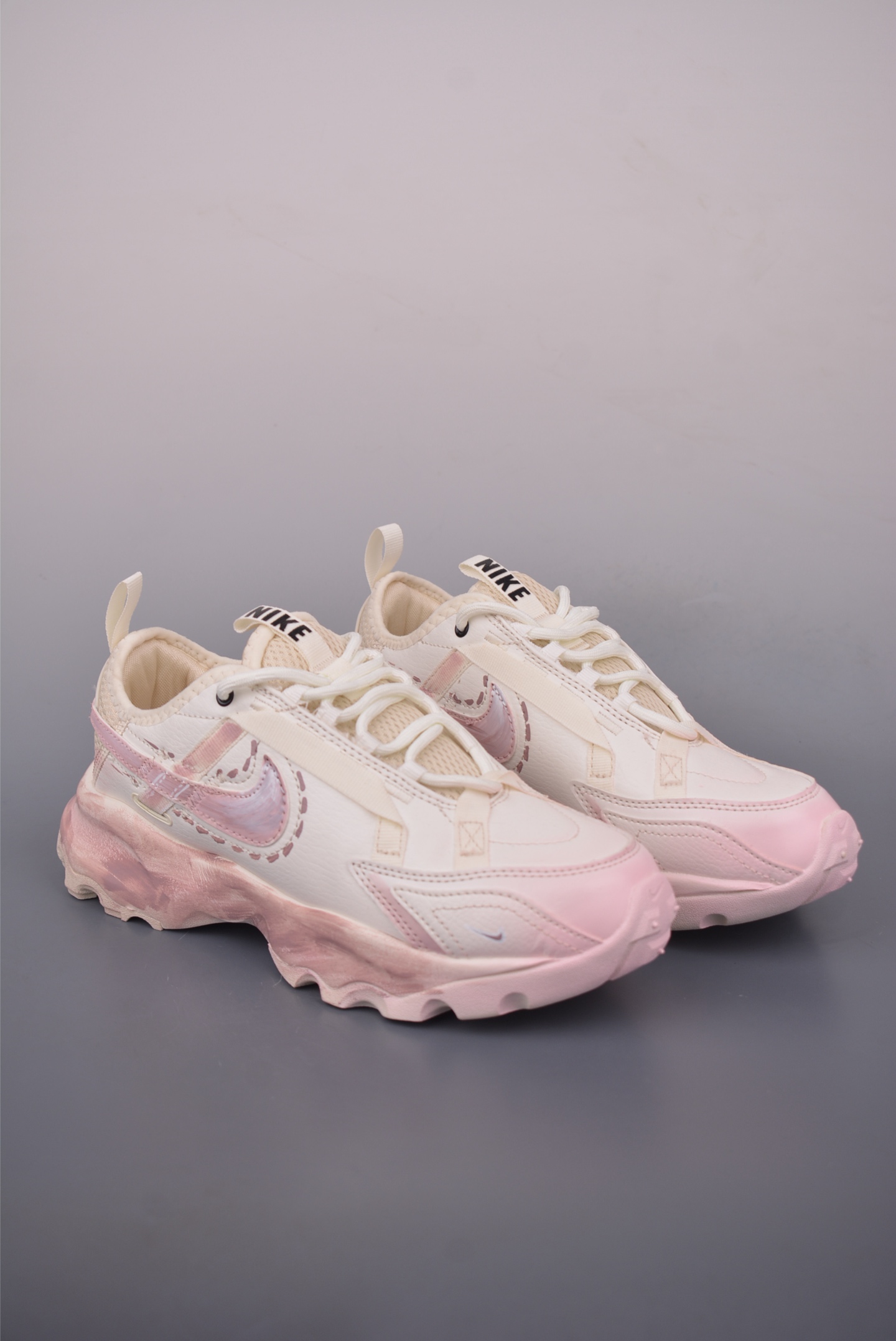Customized pink gradient height-increasing running shoes