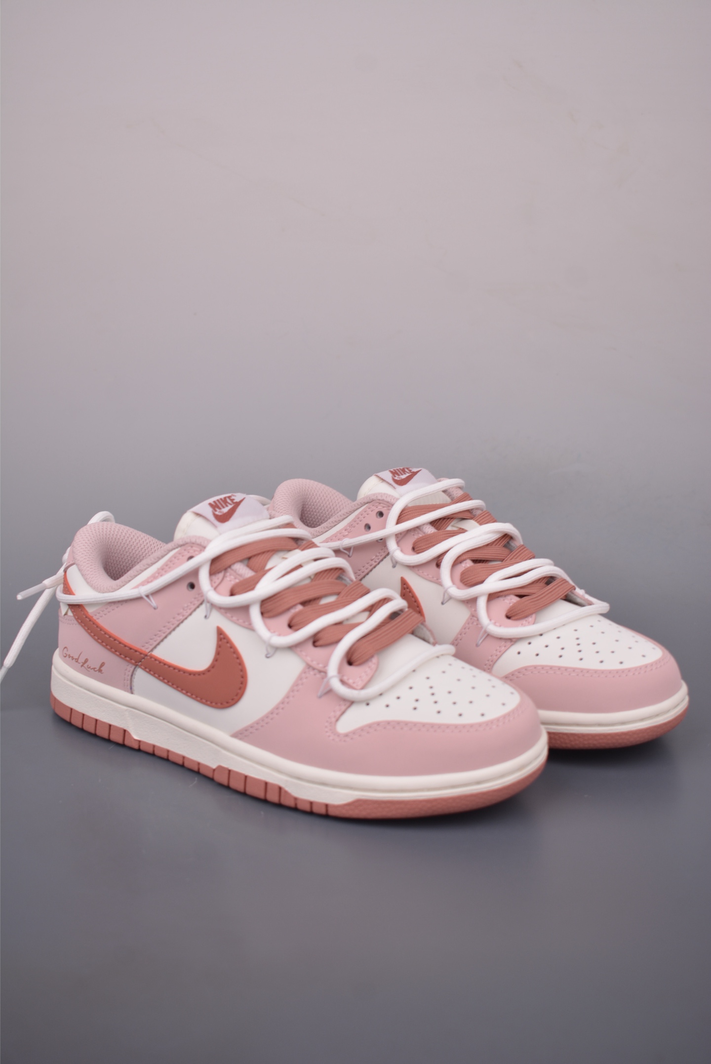 Two-color lace-up style retro sneakers