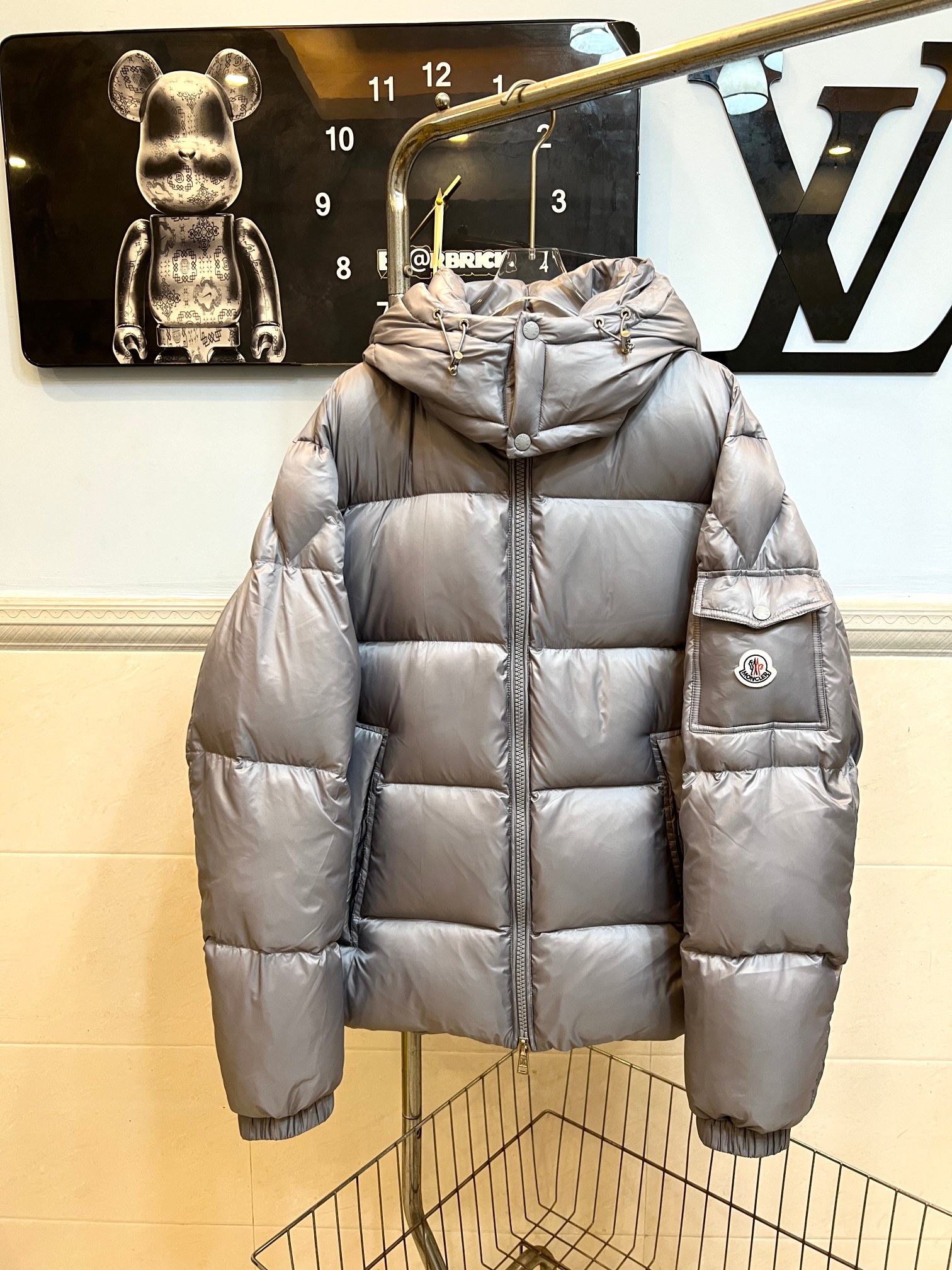 1:1 new arrival m0ncler down jacket color silver