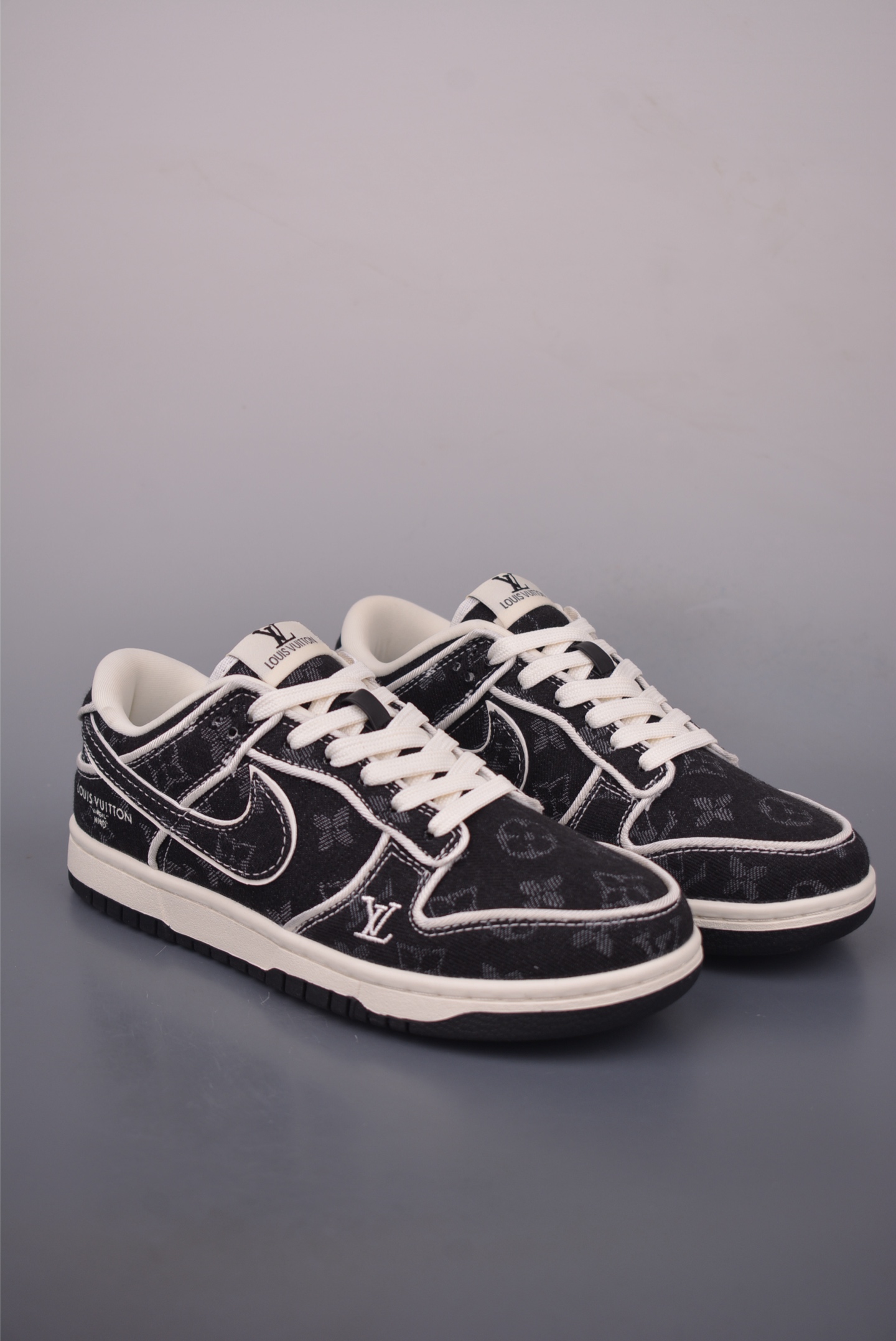 High-quality black and white fringed co-branded sports shoes