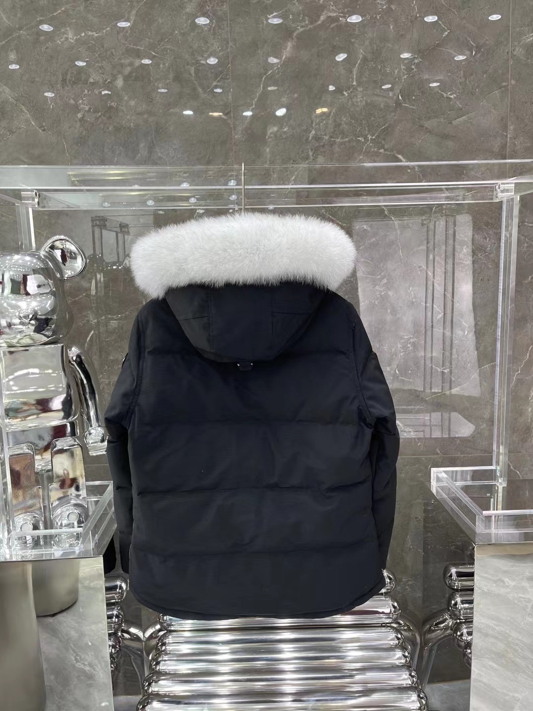 MK thick and cozy fitted down jacket black
