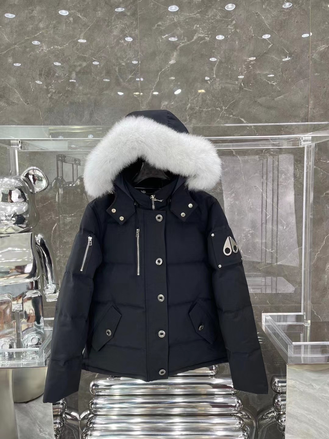 MK thick and cozy fitted down jacket black