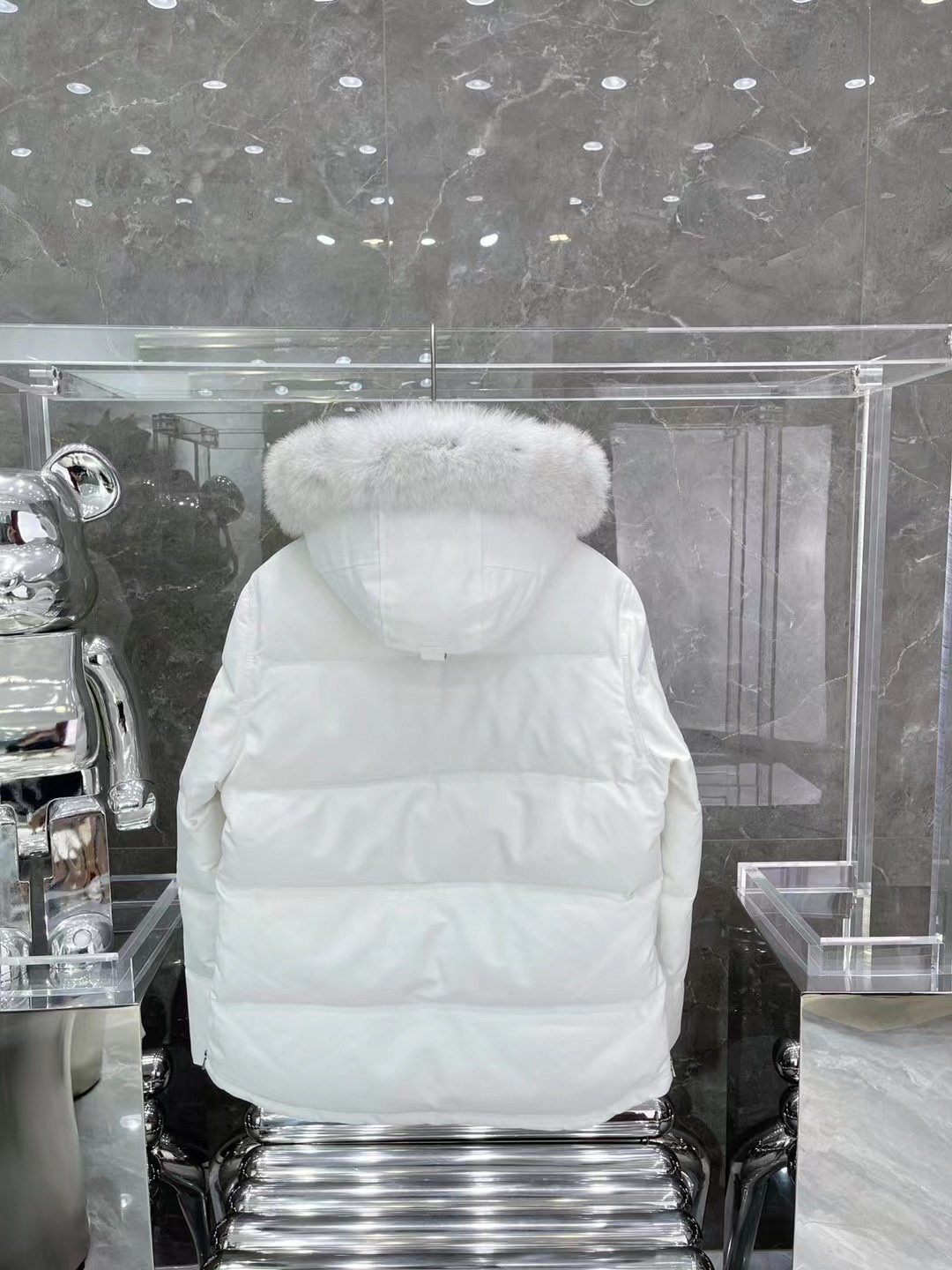 MK thick and cozy fitted down jacket  white