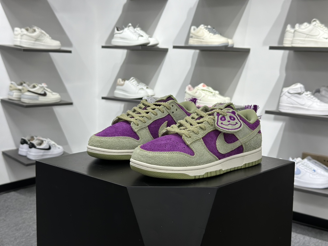 Low-top casual sneakers with panda patterns