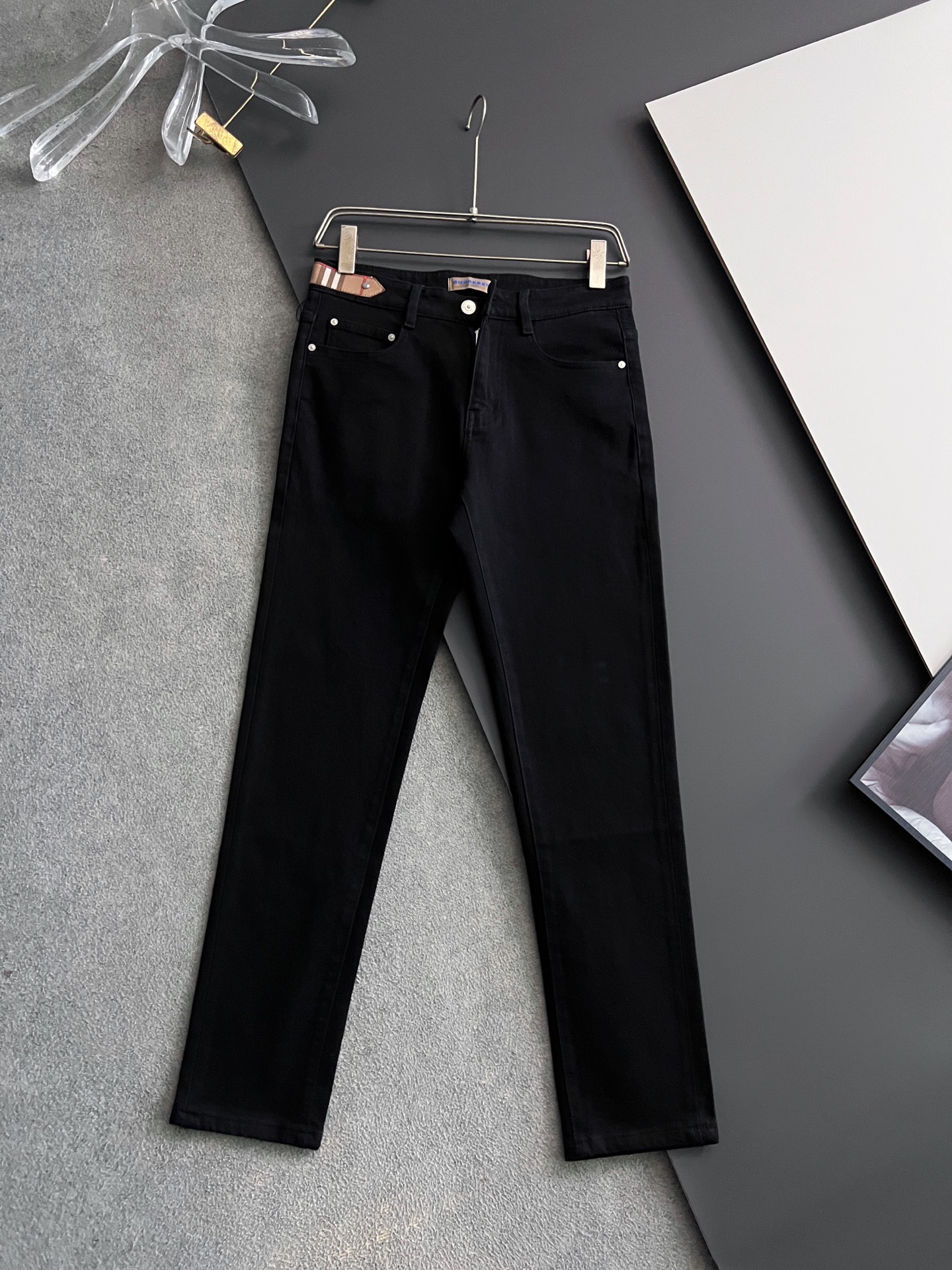 Black Heavy-duty washed casual jeans