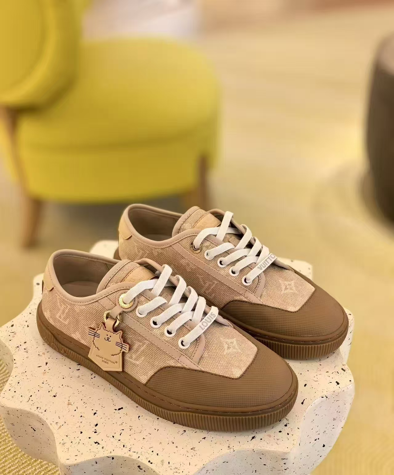 1:1 new released coffee color sneaker