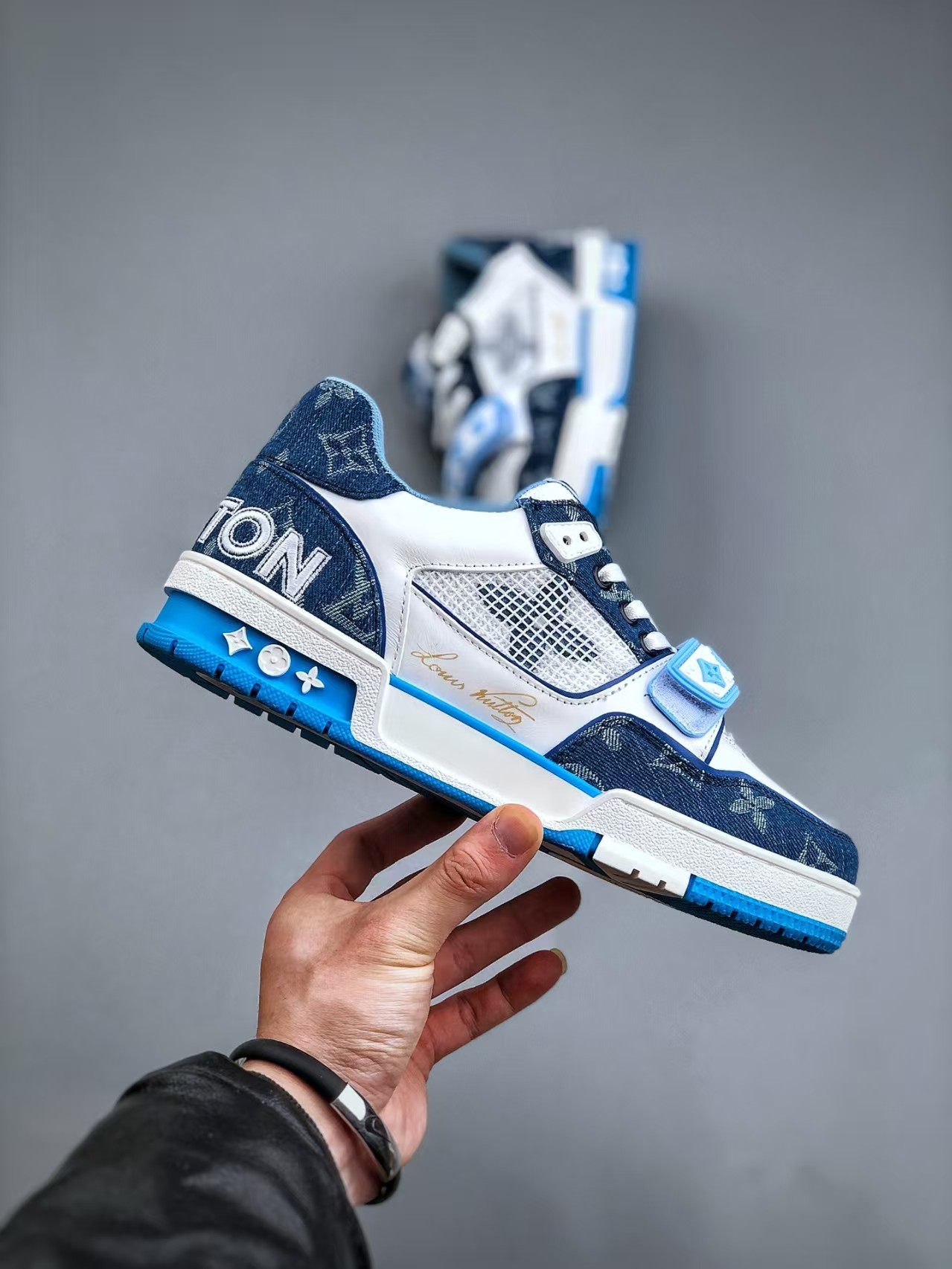 1:1 new arrival blue sneaker