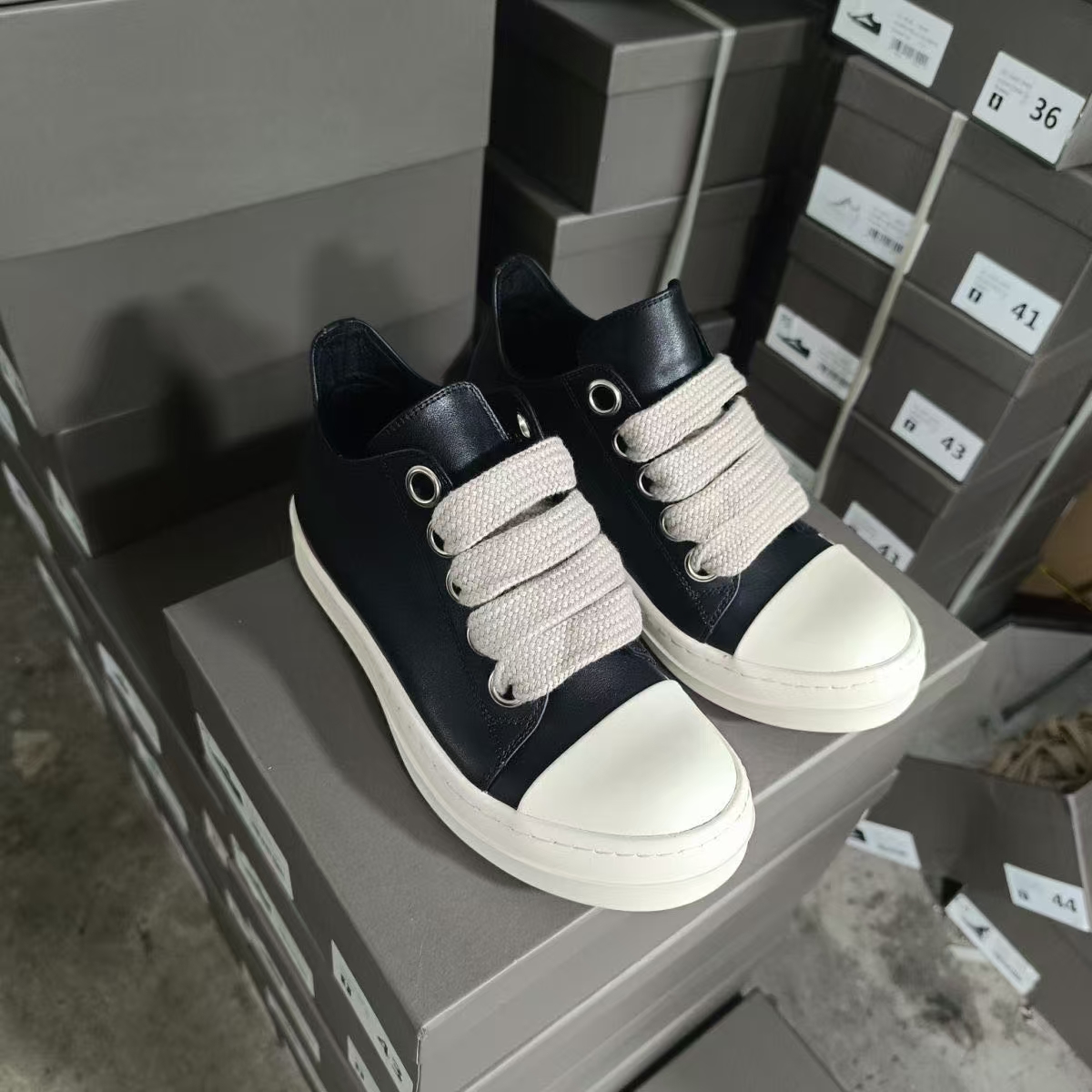 1:1 leather high sneaker