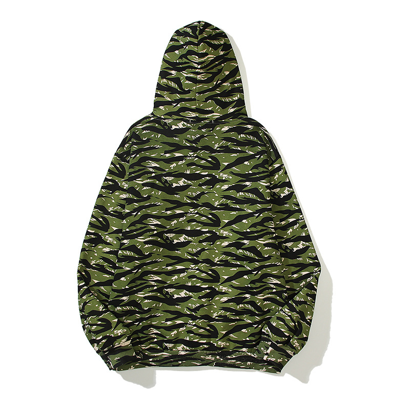 Red spider web printed green camouflage hoodie