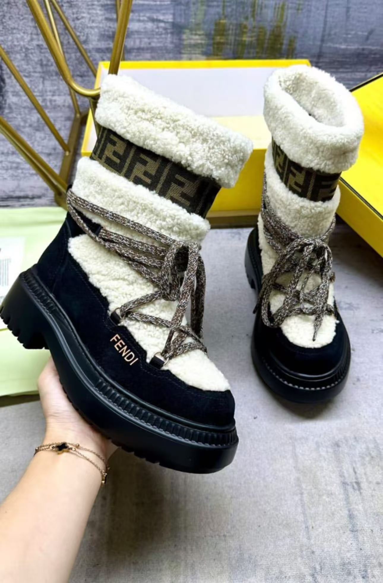 1:1 boot