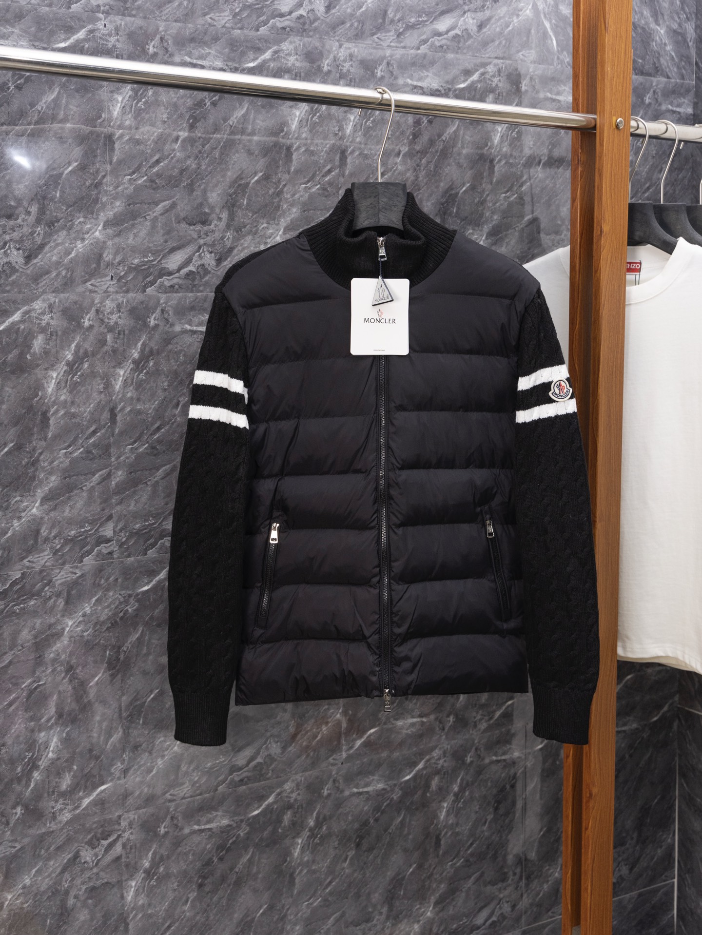 Black double-bar striped armband knitted down jacket