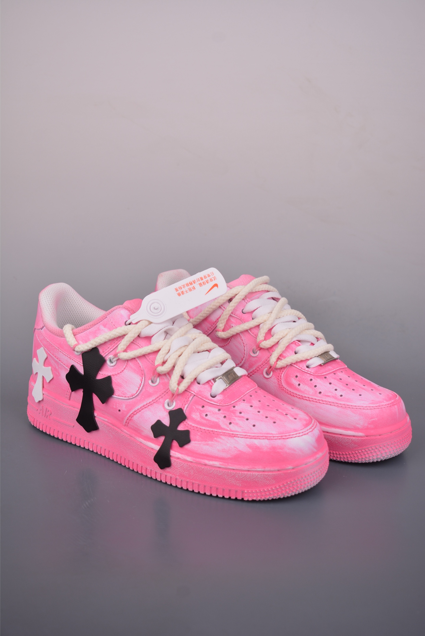 High-quality co-branded pink watercolor printed board shoes