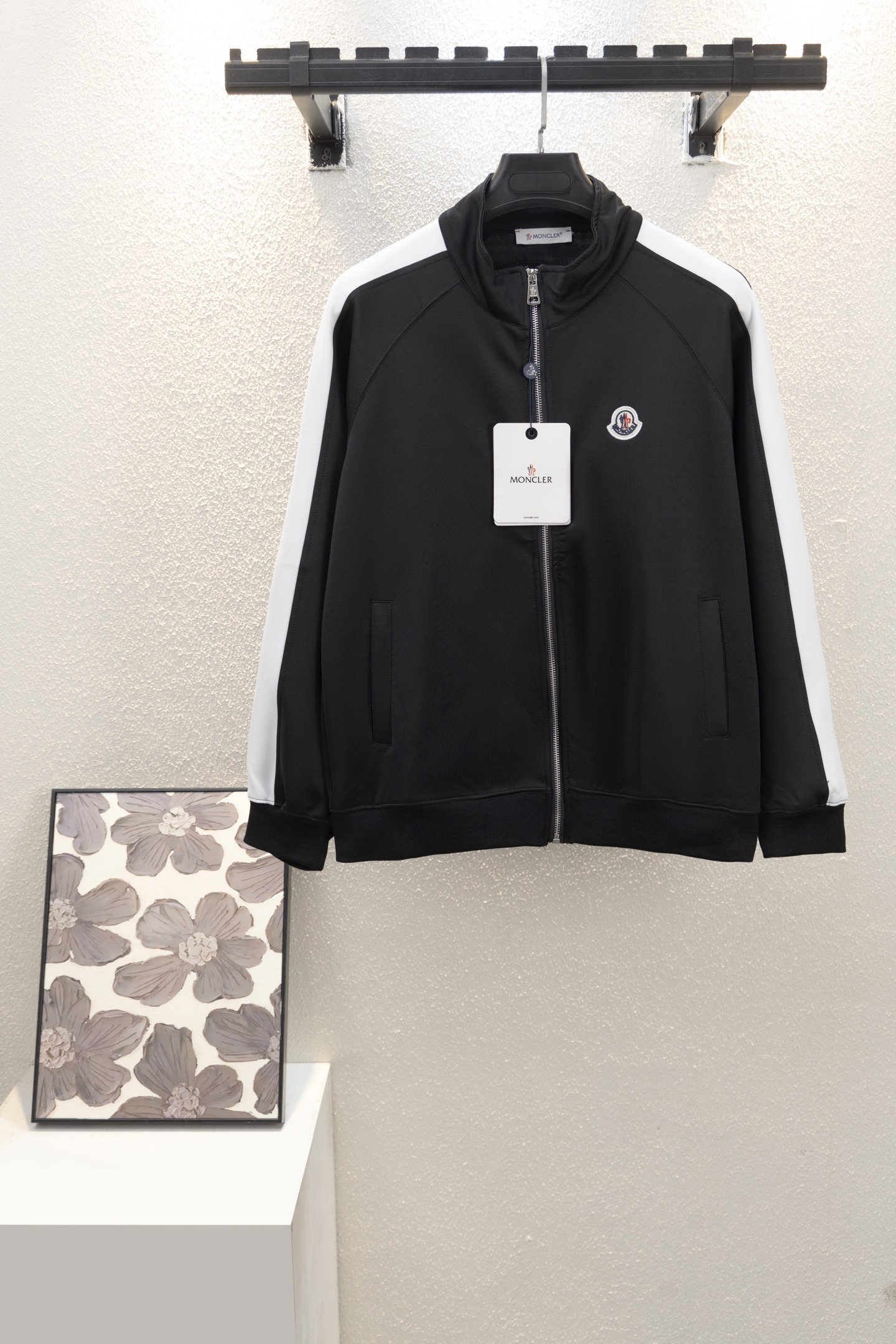 Latest sports and casual outfit - zipper hoodie