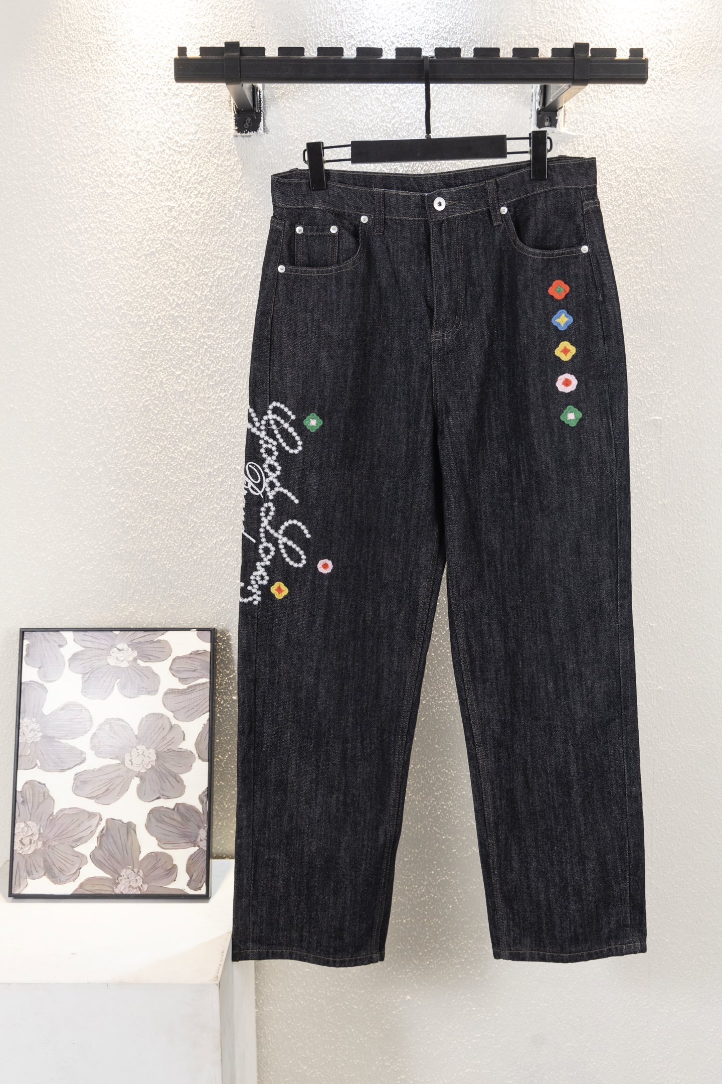 Black classic straight-cut floral jeans