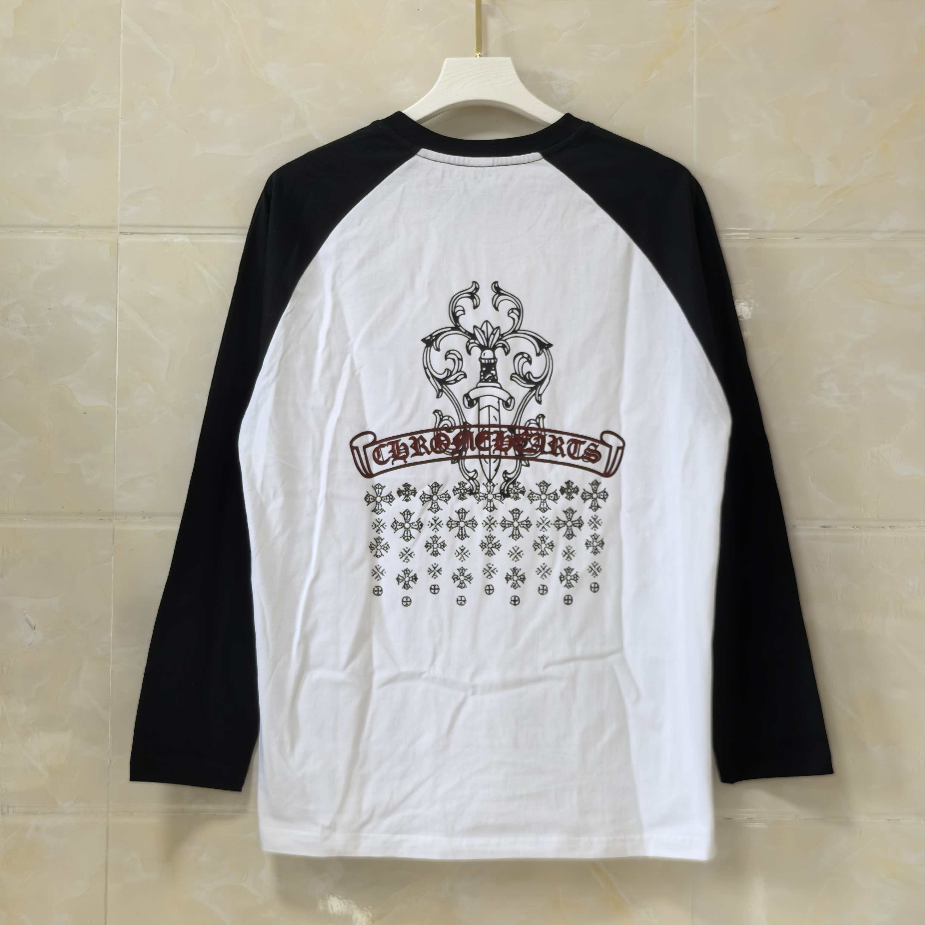 Black and white striped cross-shaped sword large printed long-sleeved shirt