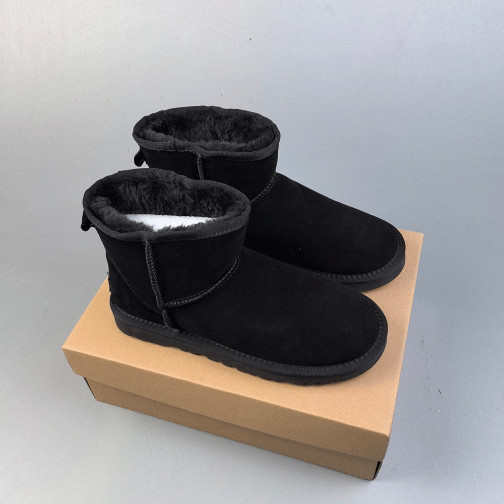 UGG Women'sClassic Mini II Boot