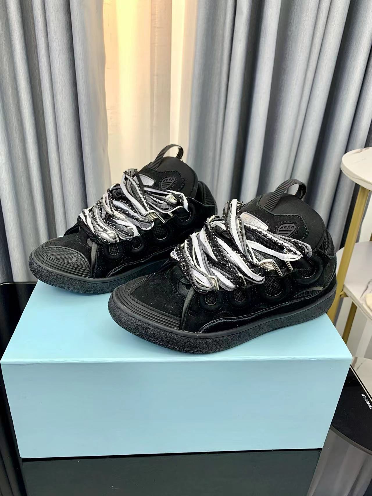 Lanvin LEATHER CURB SNEAKERS