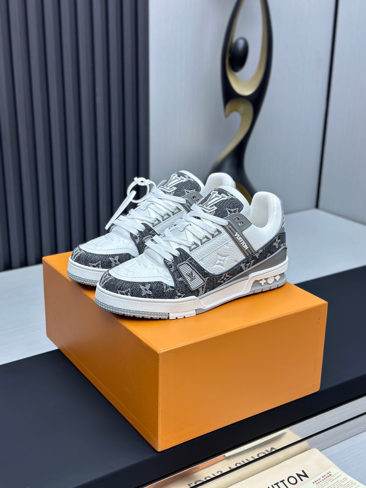 Louis Vuitton Trainer Sneakers Shoes