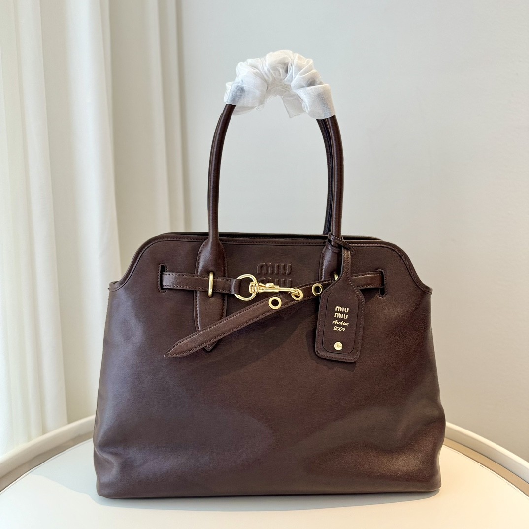 Miumiu adventure Nappa Sheepskin Leather tote bag