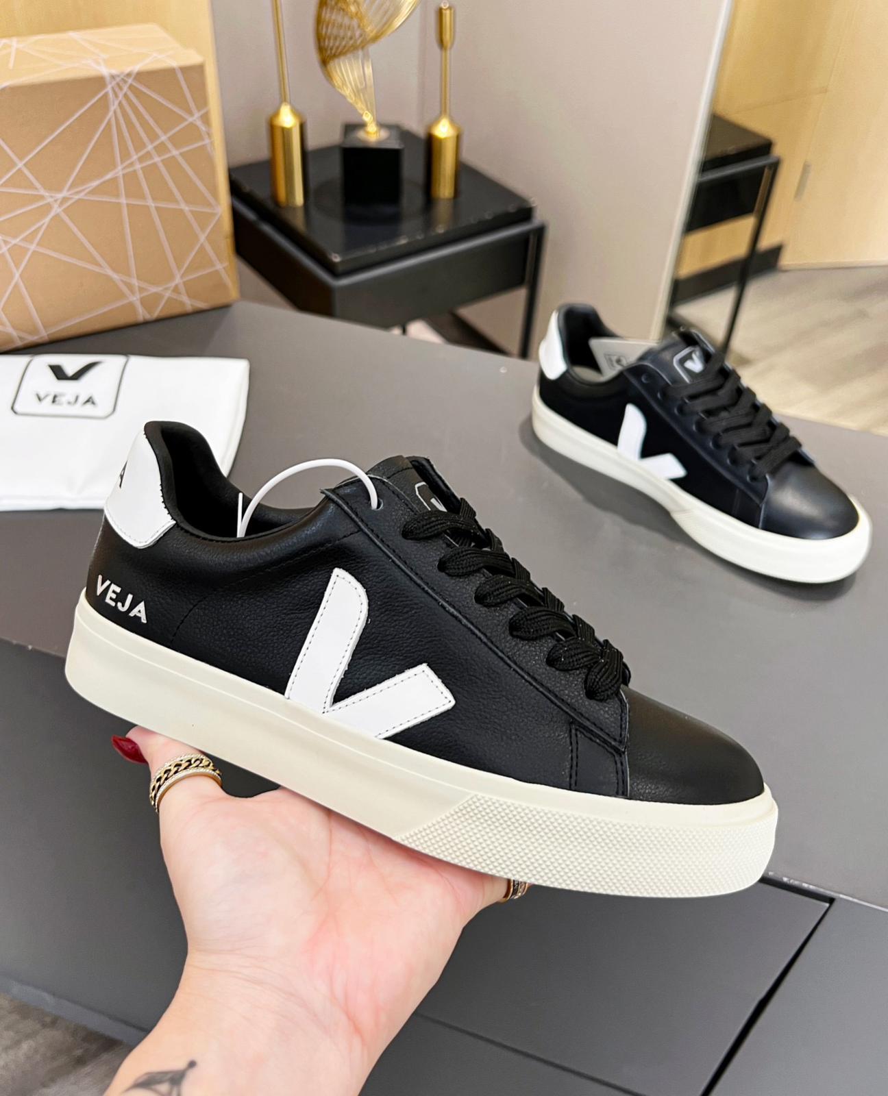 VEJA Shoes Black White Leather Low-Top Casual Sneakers