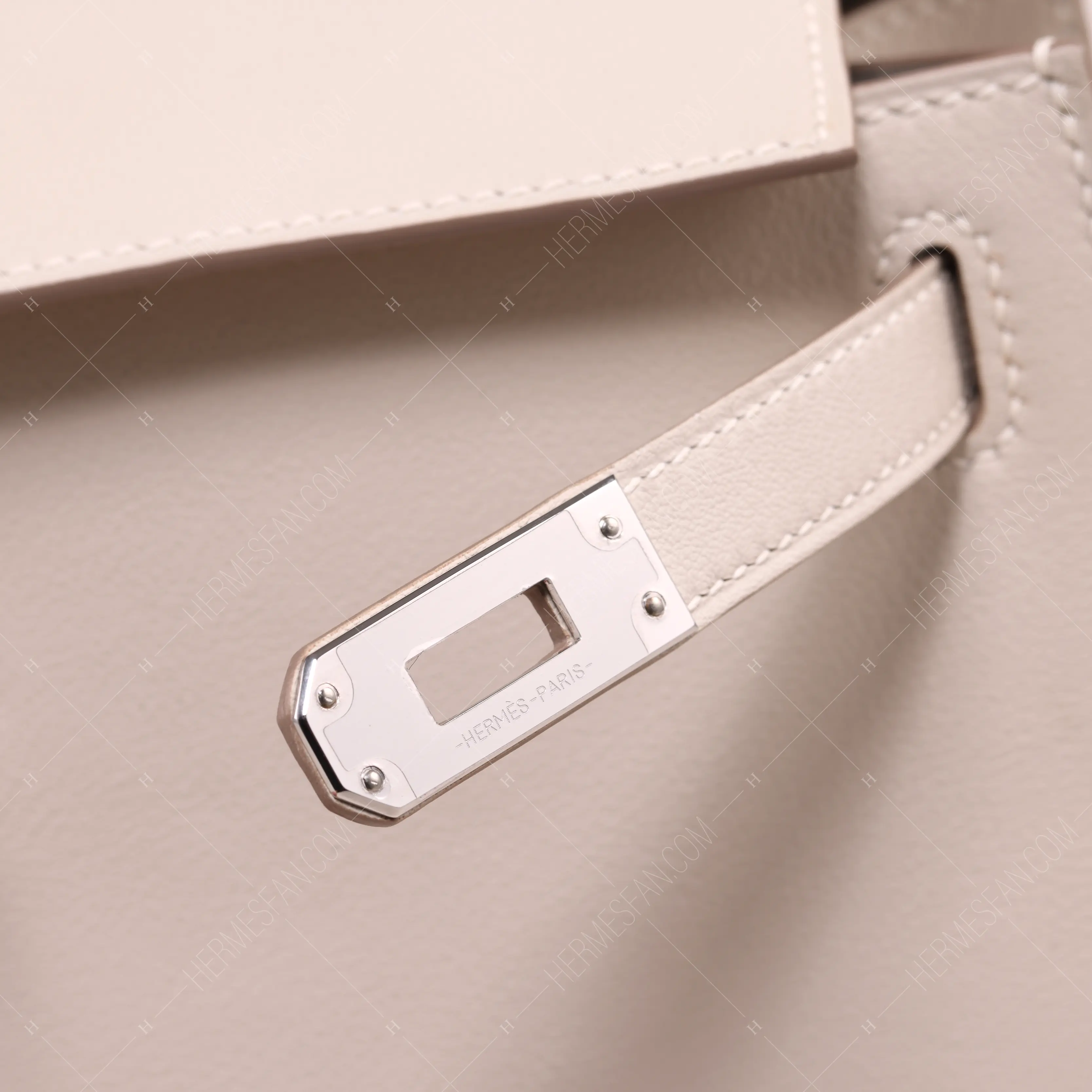 Kelly Pochette