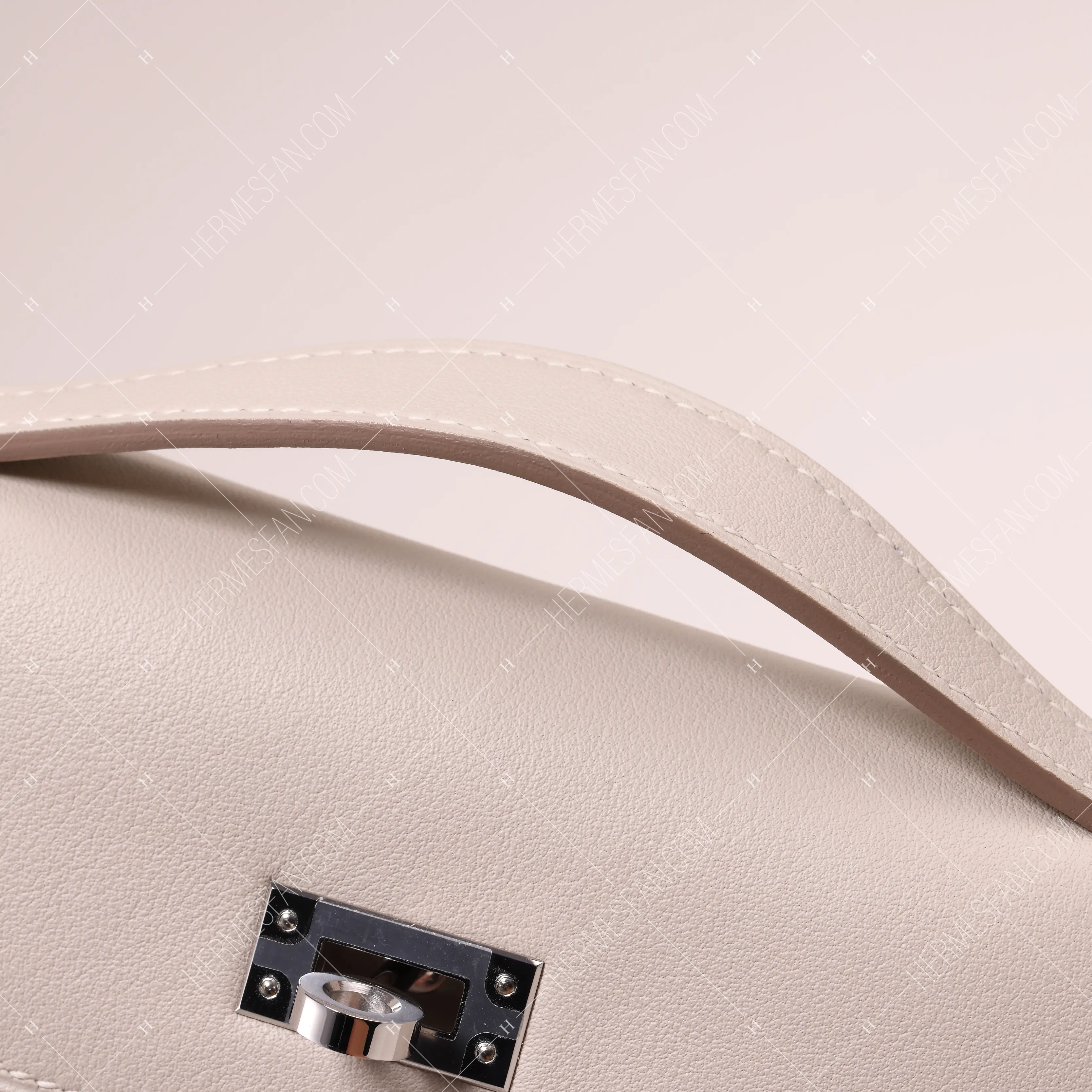Kelly Pochette