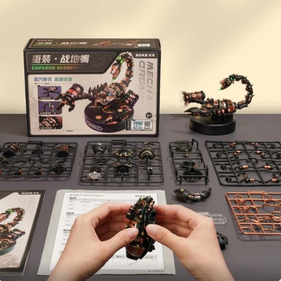 Robotime MI04 Emperor Scorpion - JOYTOY WORLD
