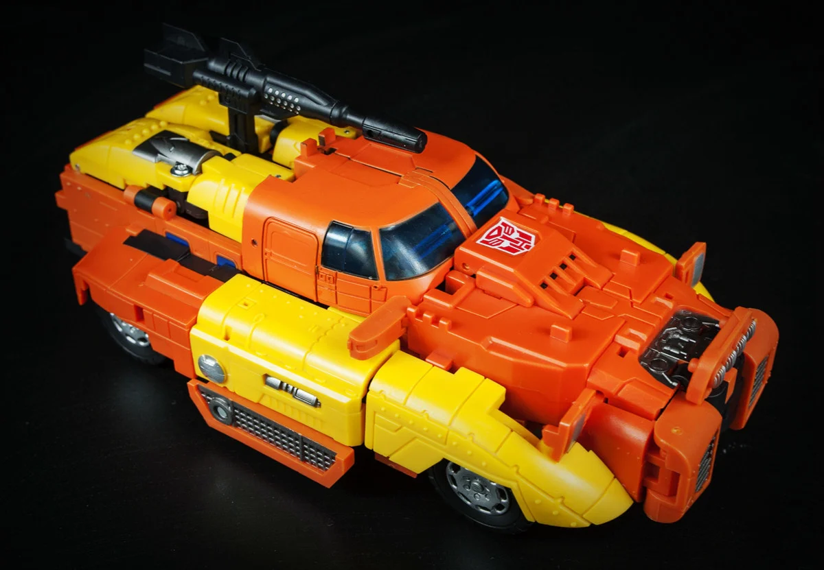 UNIQUE TOYS Y-03 G1 Sandstorm - JOYTOY WORLD