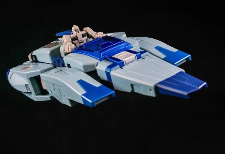 UNIQUE TOYS Y-02 G1 Blurr - JOYTOY WORLD