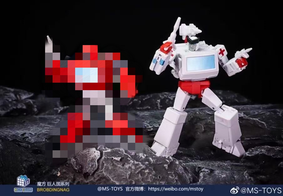 MAGIC SQUARE MS-TOYS MS-B45 G1 Ambulance - JOYTOY WORLD