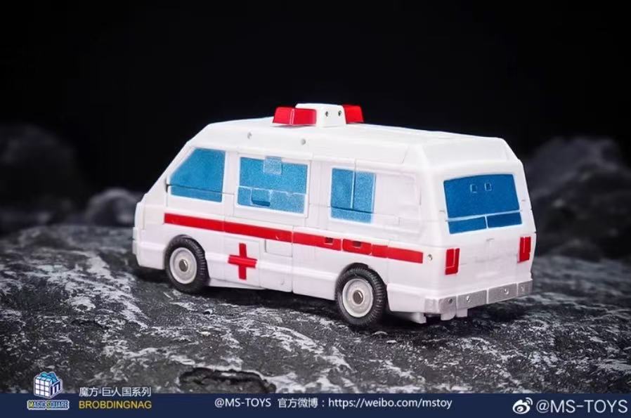 MAGIC SQUARE MS-TOYS MS-B45 G1 Ambulance - JOYTOY WORLD