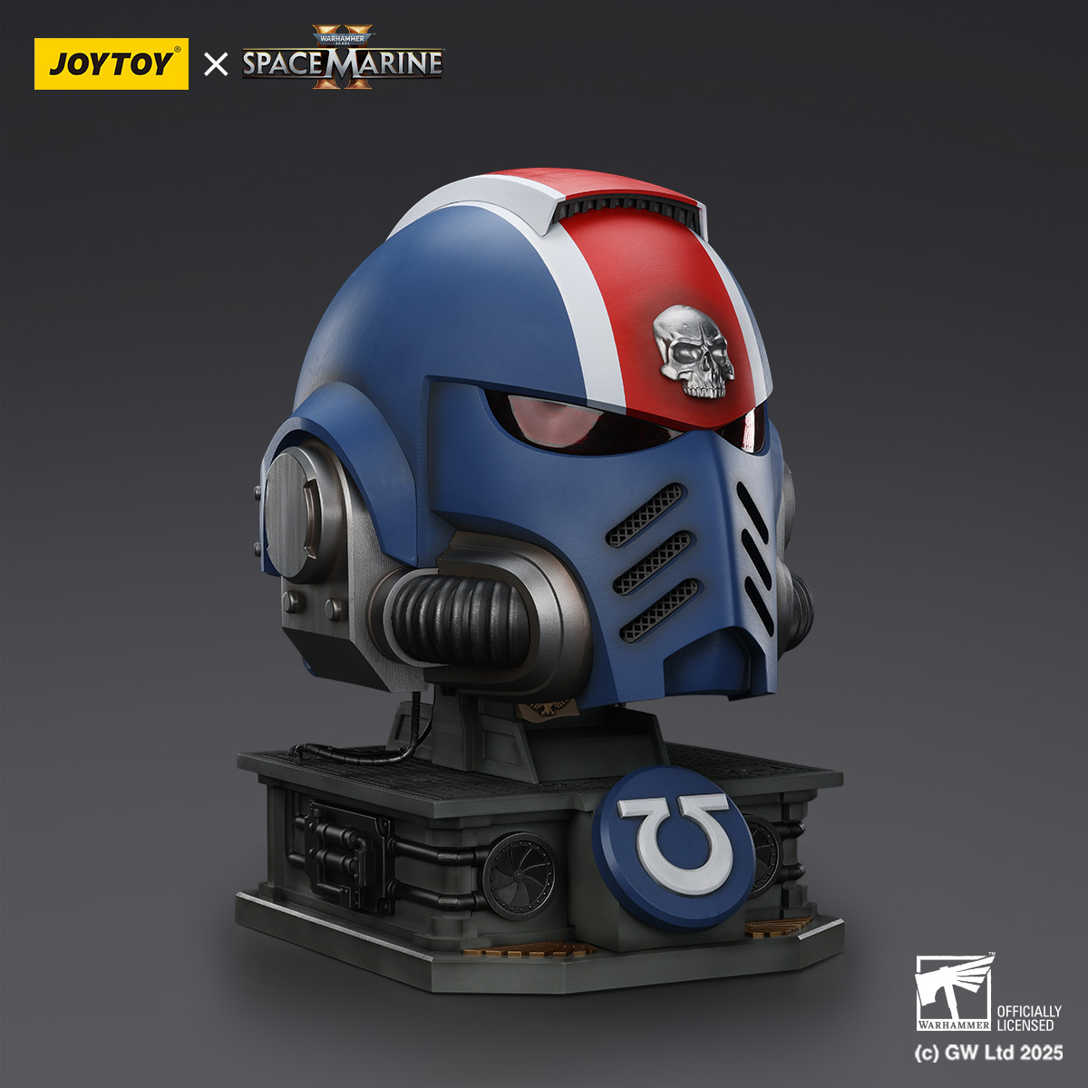 JOYTOY Warhammer 40k  Ultramarines Lieutenant Titus' MKX Helmet & Display Stand - JOYTOY WORLD