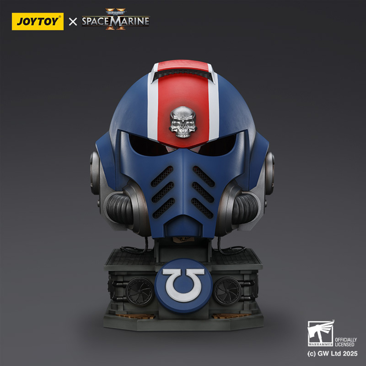 JOYTOY Warhammer 40k  Ultramarines Lieutenant Titus' MKX Helmet & Display Stand - JOYTOY WORLD