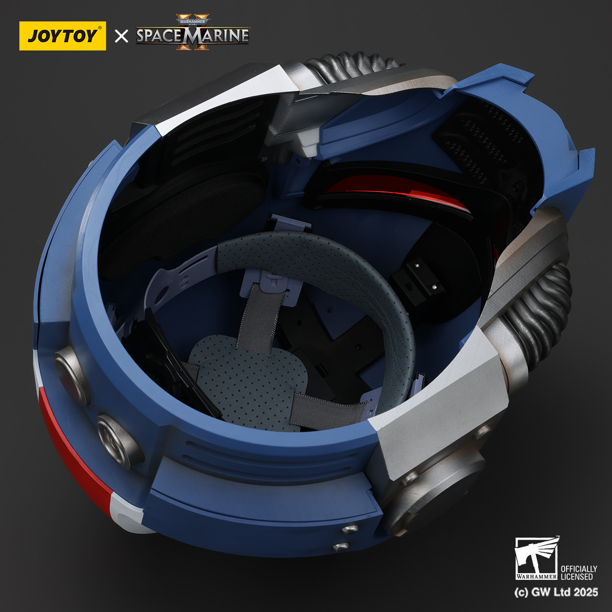 JOYTOY Warhammer 40k  Ultramarines Lieutenant Titus' MKX Helmet & Display Stand - JOYTOY WORLD