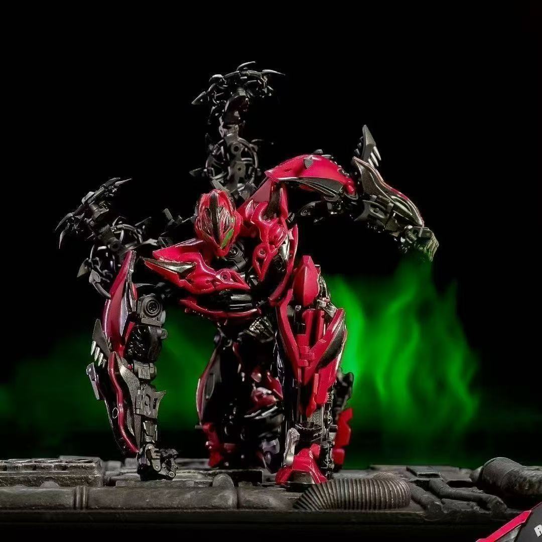 UNIQUE TOYS UT-R09 Red Destroyer Stinger - JOYTOY WORLD