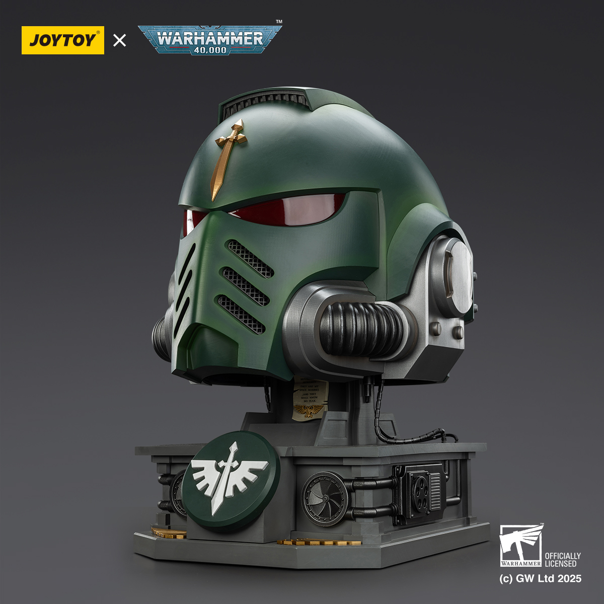JOYTOY  Warhammer 40k 1: 1 Dark Angels MkX Helmet & Display Stand - JOYTOY WORLD