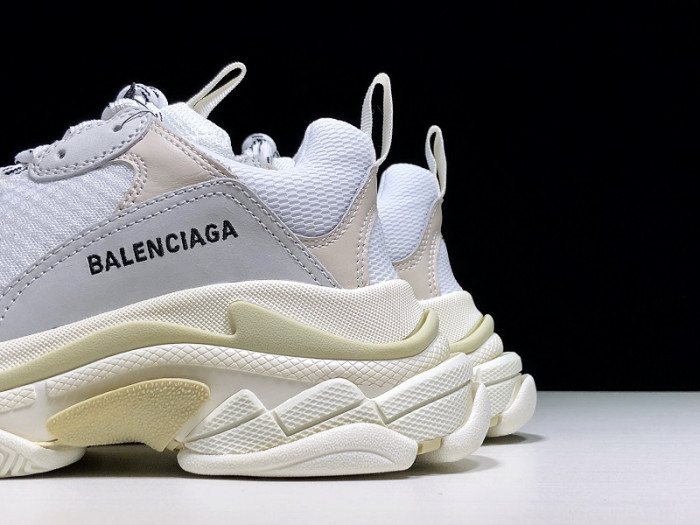 BLCG Triple S White (W) 524036-W09E1-9000 - CCSHOES