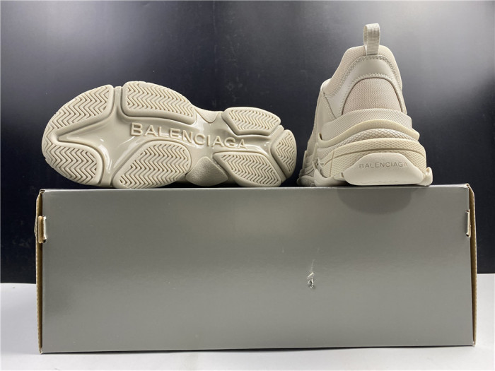 BLCG SNEAKER TRIPLE.S.GOMMA 536737 W2FW1 9700 - CCSHOES