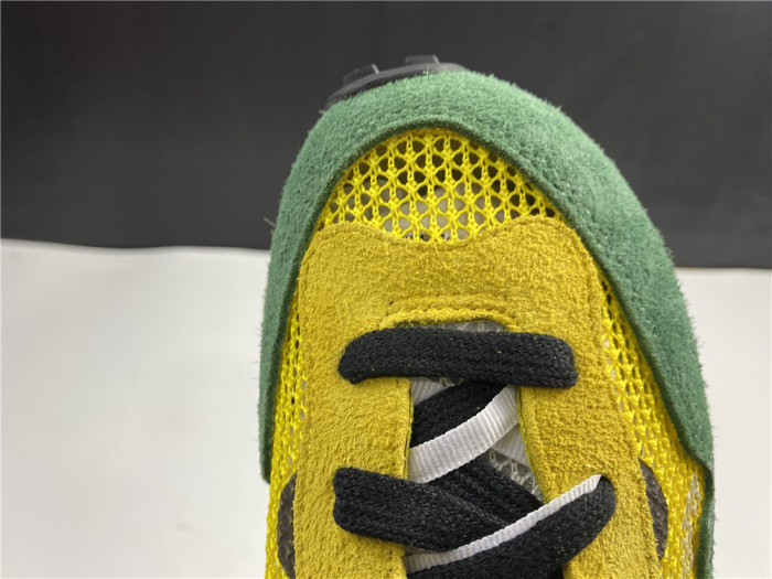 NIKE VAPORWAFFLE SACAI TOUR YELLOW STADIUM GREEN CV1363-700 - CCSHOES