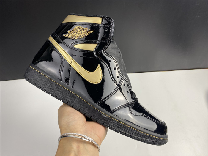 AIR JORDAN 1 RETRO HIGH BLACK METALLIC GOLD (2020) 555088-032 - CCSHOES