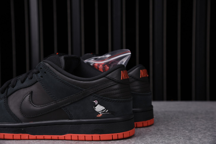 Nike SB Dunk Low Black Pigeon 883232-008 - CCSHOES
