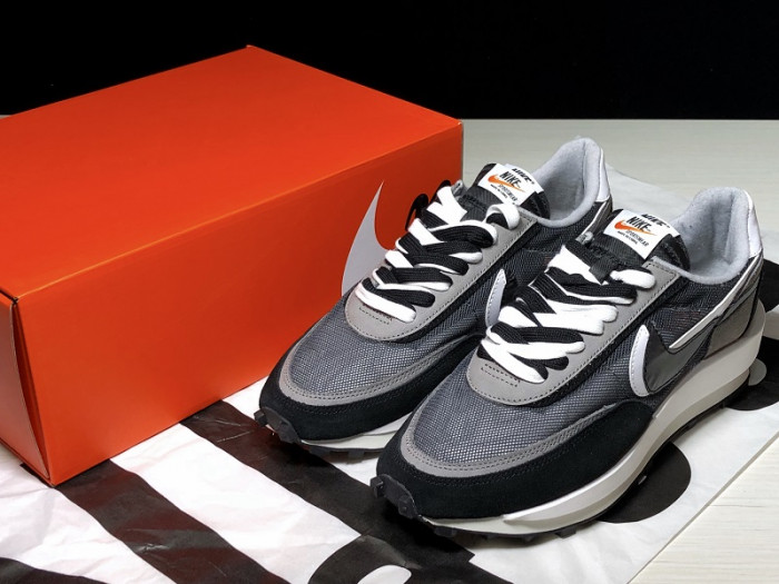 Nike LD Waffle sacai Black BV0073-001 - CCSHOES