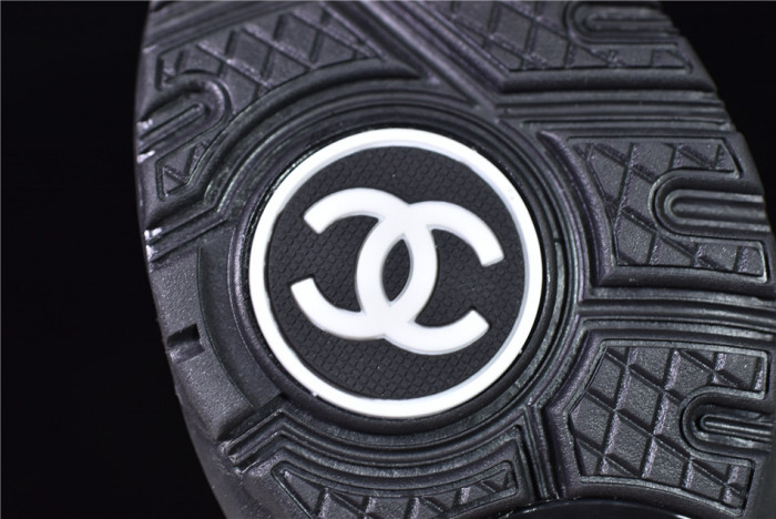 CHNE1 Leather Low Top Sneakers - CCSHOES