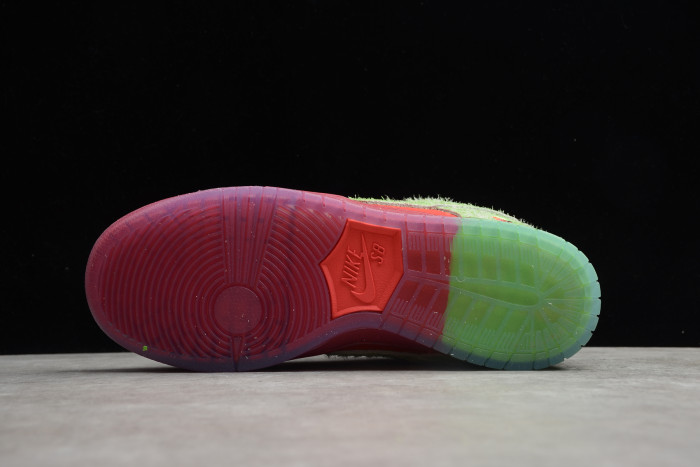 Nike SB Dunk Low Strawberry Cough CW7093-601 - CCSHOES